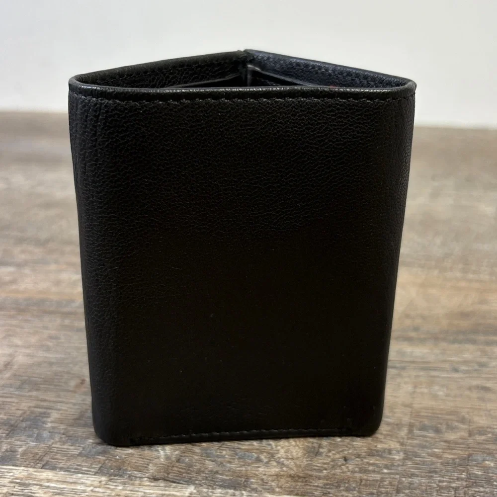 🔥 True Religion Genuine Leather Trifold Wallet – Black – Red Horseshoe Logo NWT